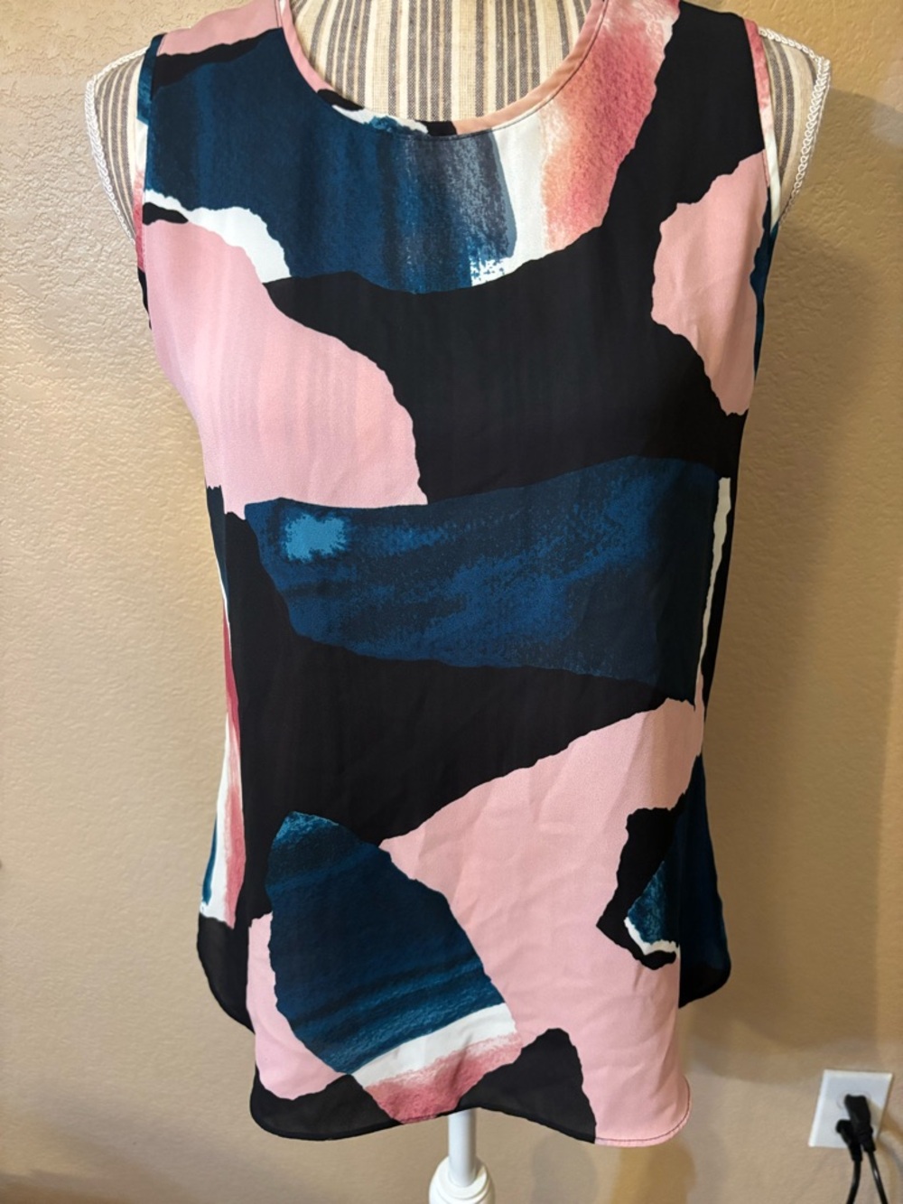 DKNY Blouse Small Sleeveless Colorblock Abstract Pink Black Green White Lightwt - Picture 3 of 13